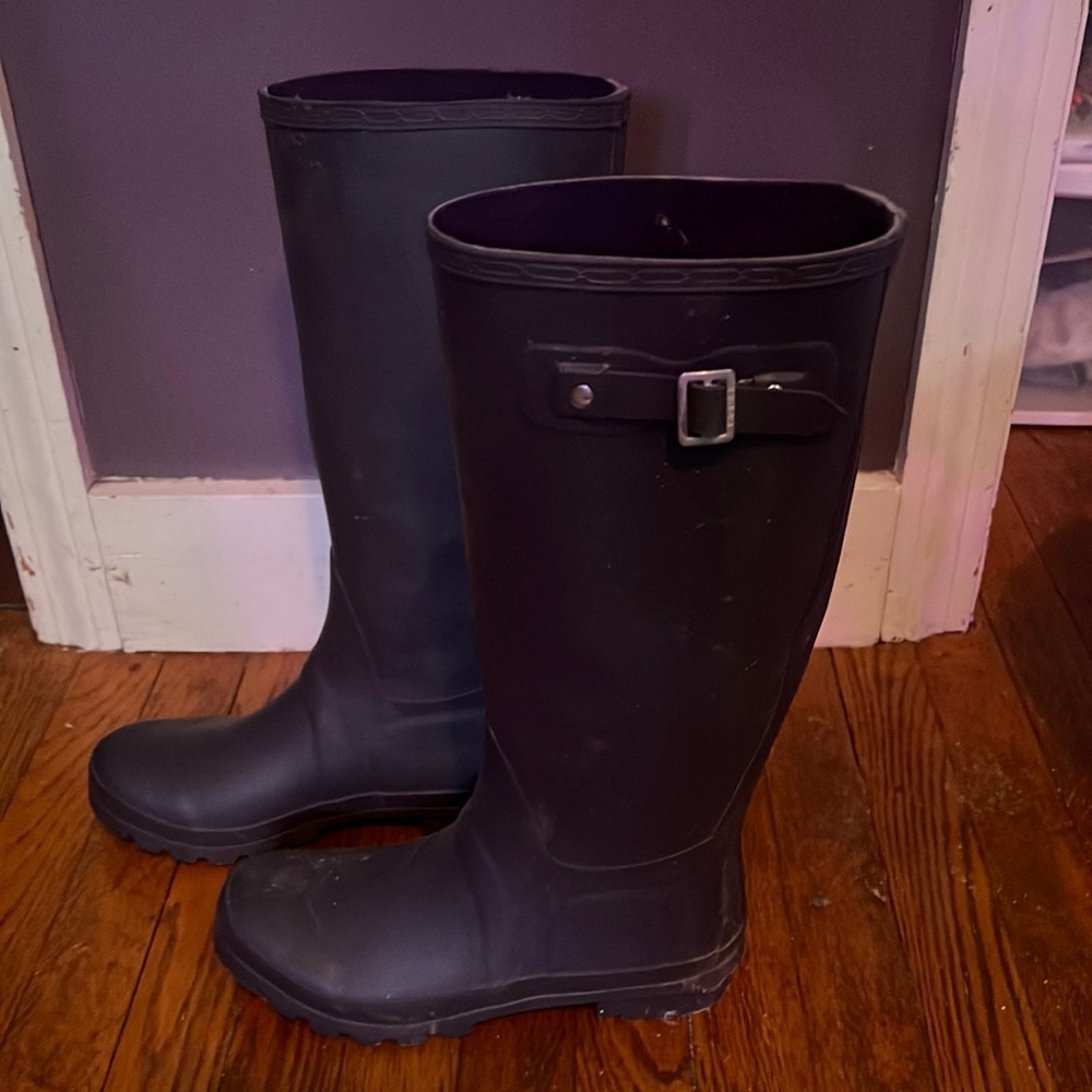 Polar rain boot